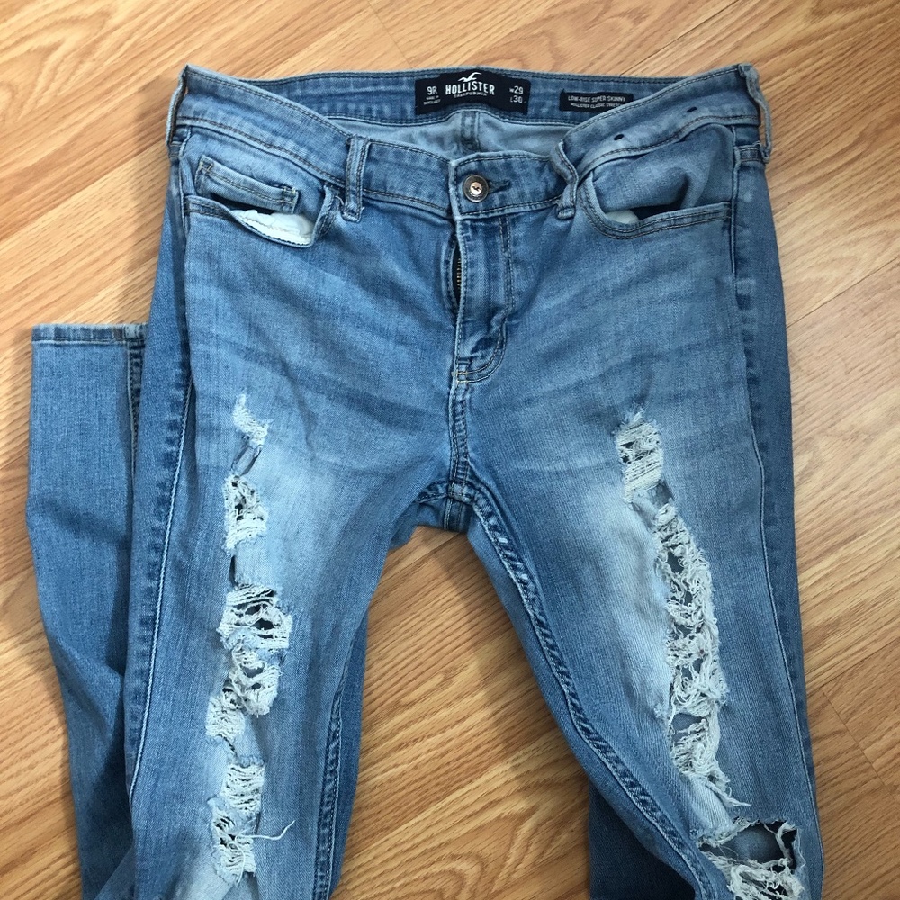 Hollister ripped jeans woman’s